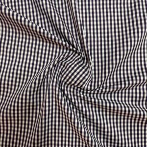 Pânză subțire albă cu carouri albastre